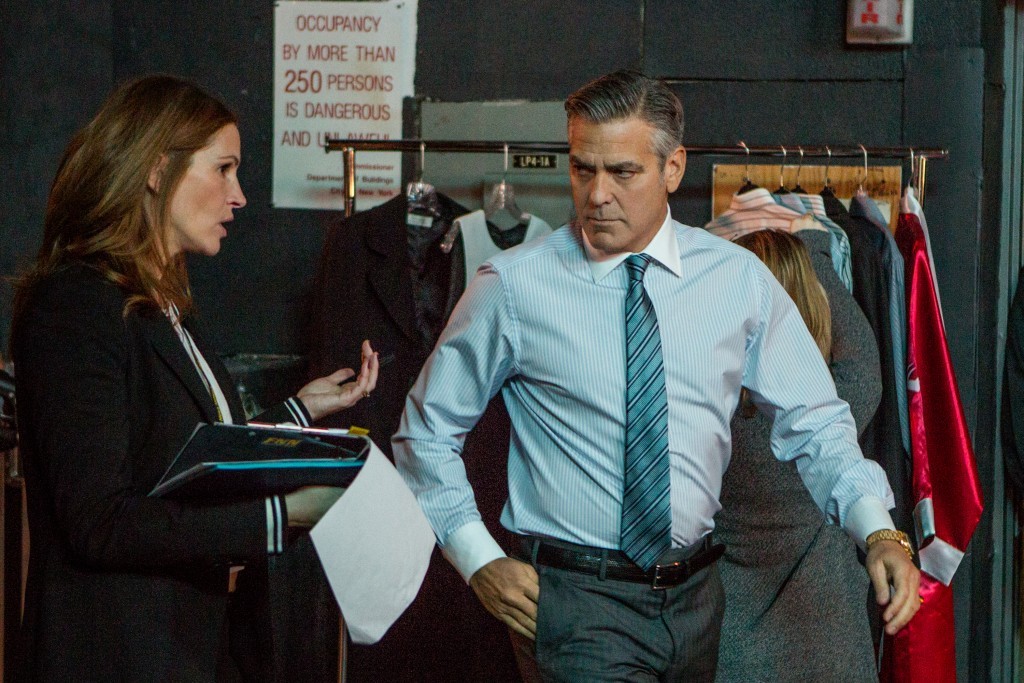 Julia Roberts plays Patty Fenn and George Clooney plays Lee Gates in TriStar Pictures' MONEY MONSTER.